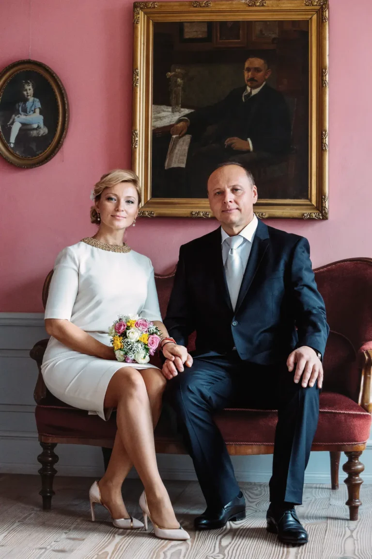 Brautpaar-Porträt in einem historischen Gebäude auf Ærø
